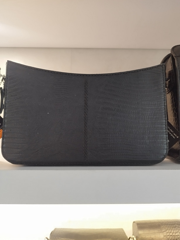 کیف چرمطبیعی دوشیودستی زنانه مدل 059 دستدوز برندچرمچارمند