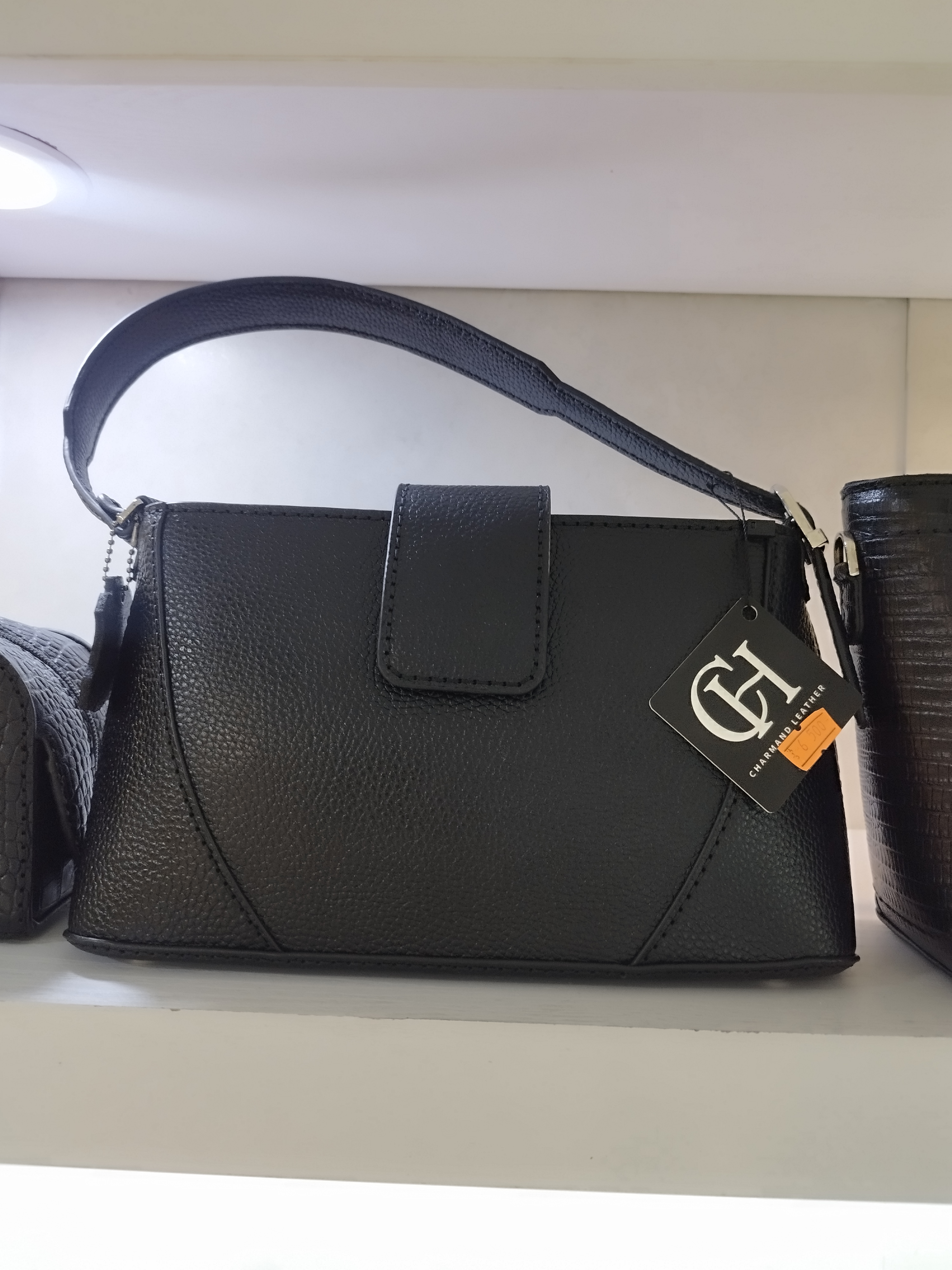 کیف چرم‌طبیعی دستی زنانه مدل 060 دست‌دوز برند‌چرم‌چارمند