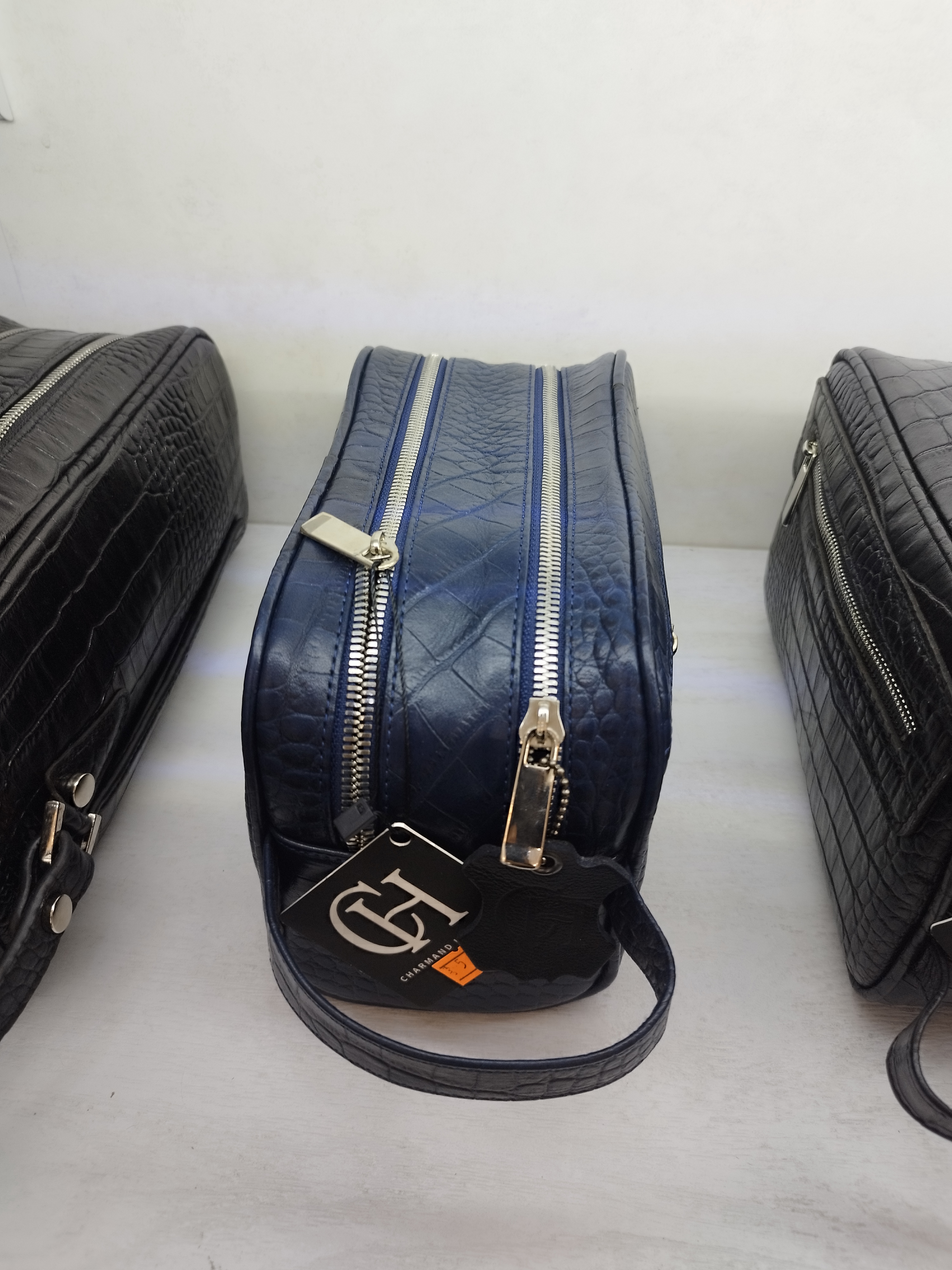 کیف چرم‌طبیعی دستی شوزبگ مدل 077 چرخدوز برندچرم‌چارمند